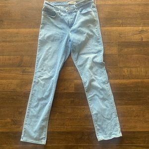 Levi Women’s 314 Shaping